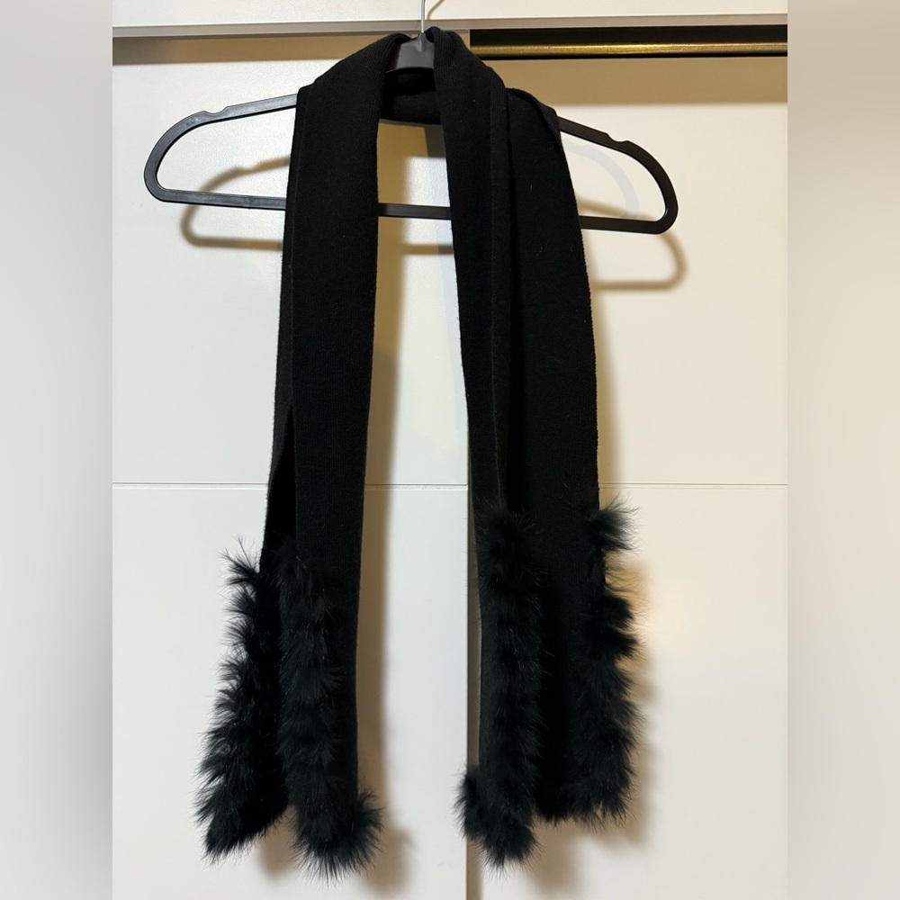 Elegant Black rabbit Fur-Trimmed Scarf